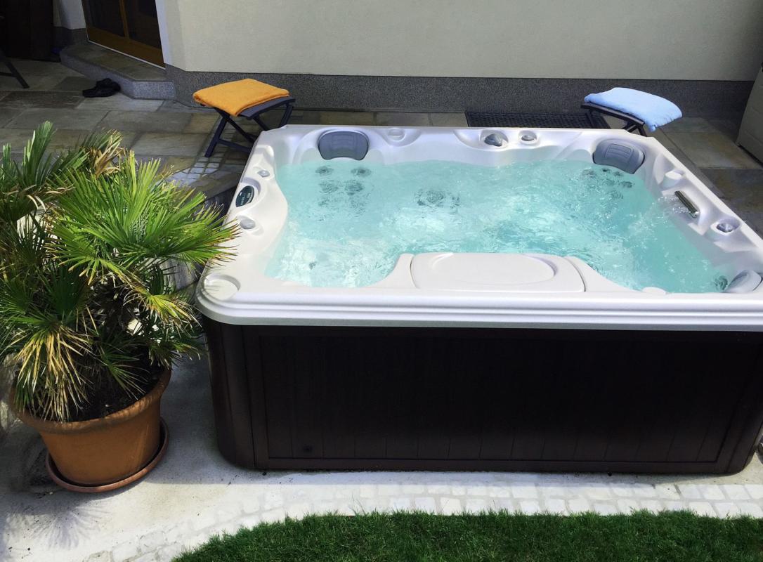 Ways To Heat Your Outdoor Living Space Champagne Spas