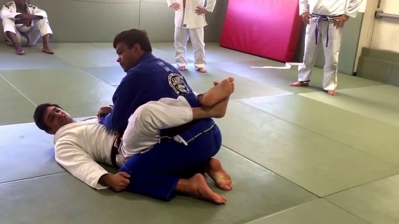 Choke Rickson Gracie Documentary champion block