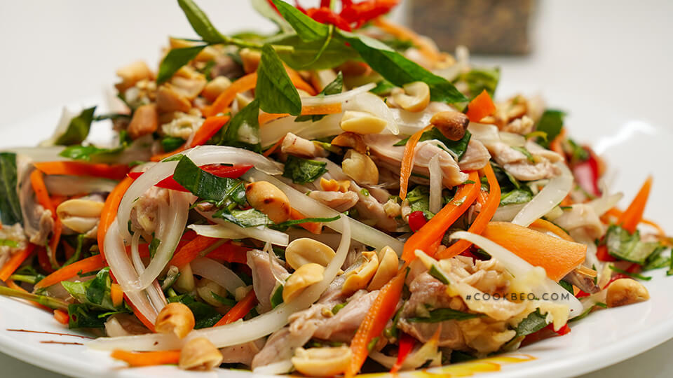 Hướng dẫn cách làm nộm gà xé phay tuyệt ngon tại nhà