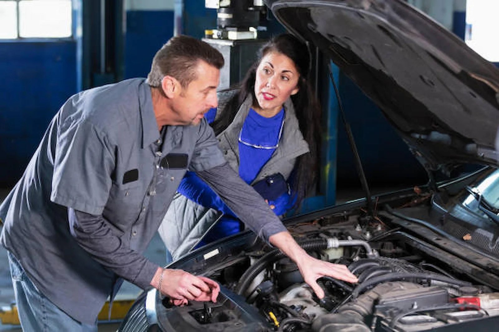 One Should Always Check Before Choosing A Car Repairing