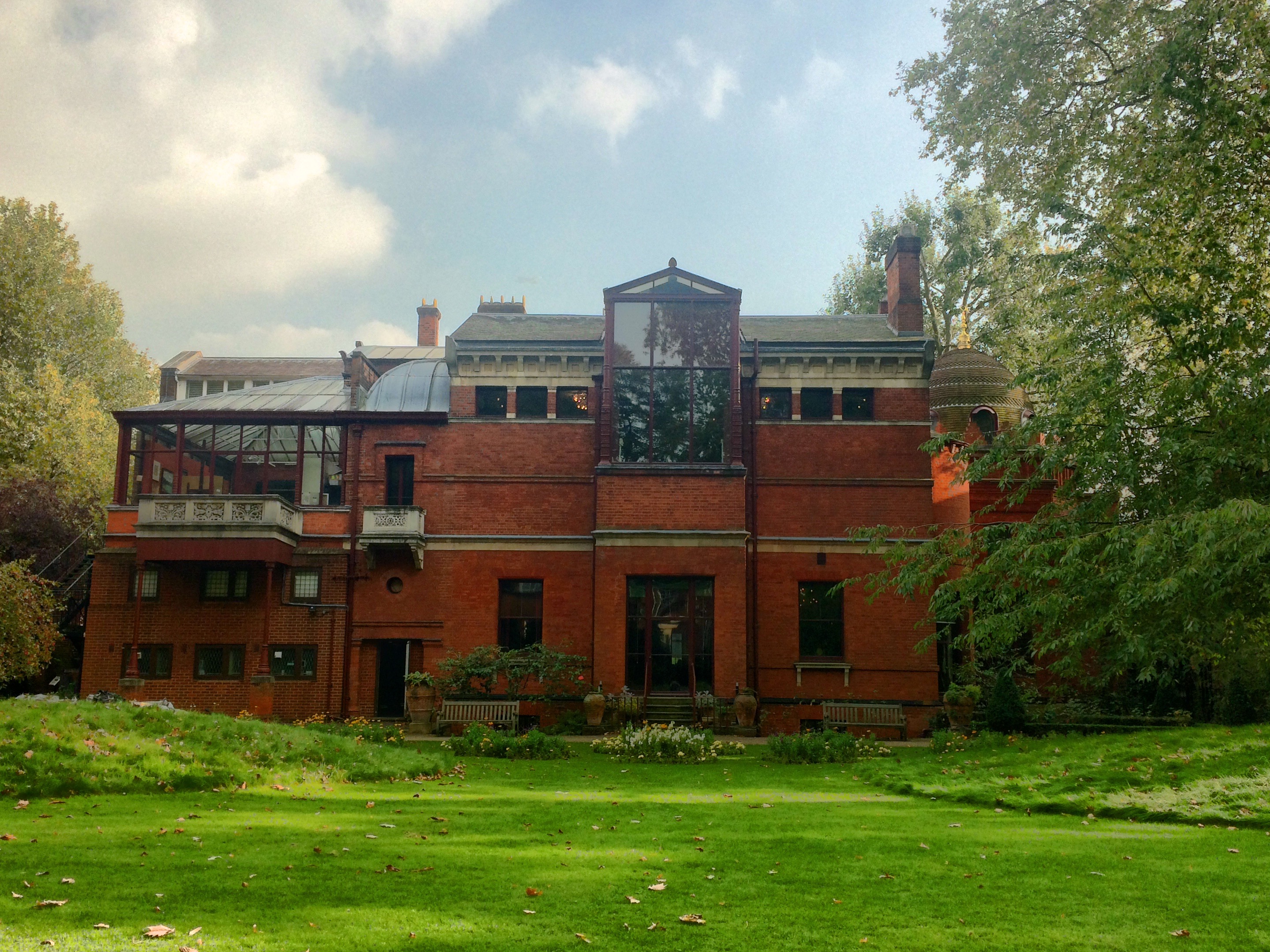 Leighton House Changing Pages