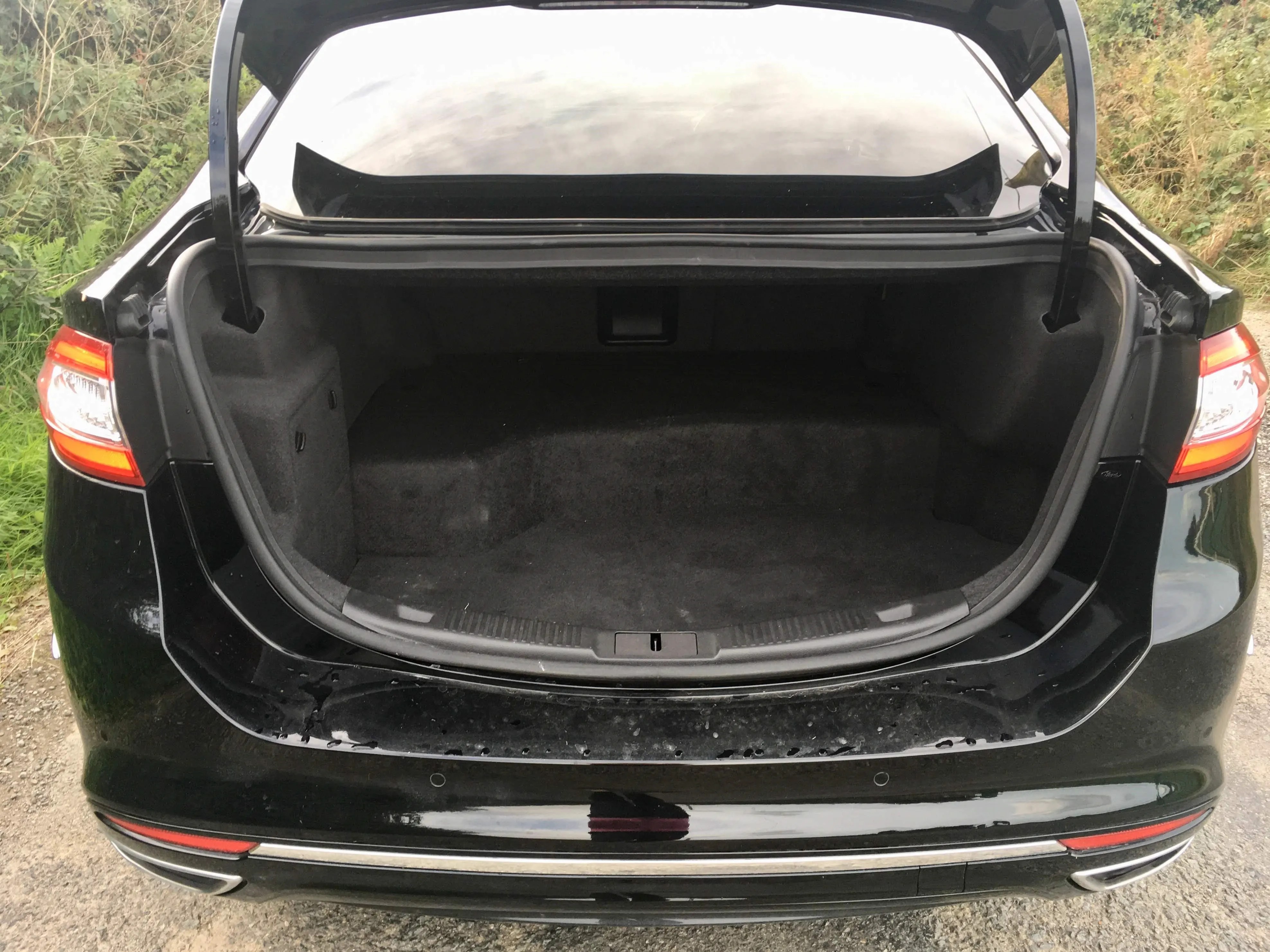 The boot of the Ford Mondeo Hybrid (HEV) Changing Lanes