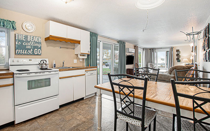 Pentwater Rental Suite • Channel Lane Inn