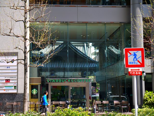 【13 春遊．櫻之關西 】- DAY4 咖啡廳裡有佛寺~ 星巴克@京都烏丸六角店