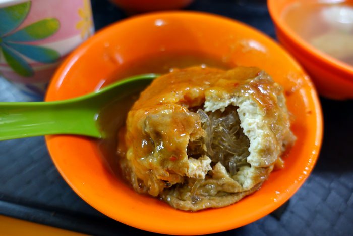 【食記】透早去淡水呷早餐．真理街老牌阿給＆媽媽嘴咖啡