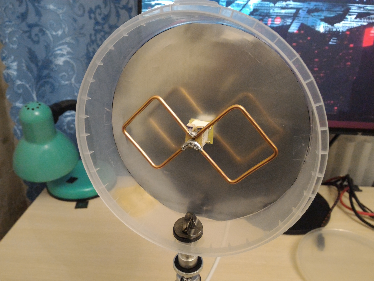 A Handmade External Antenna For a Mobile Modem or Router