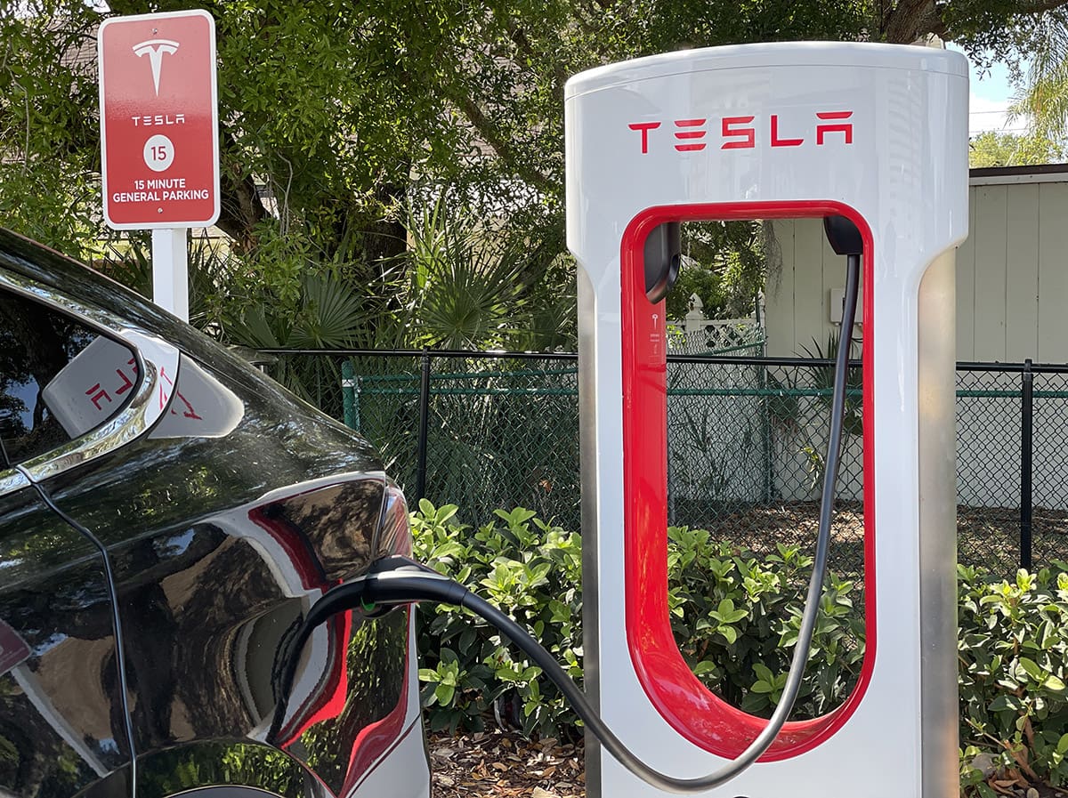 Tesla says “No, thanks” to California subsidies for Supercharger