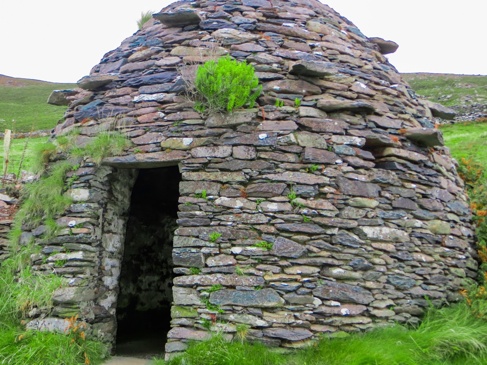 Beehive Huts Amazing Dry Stone Huts in Ireland