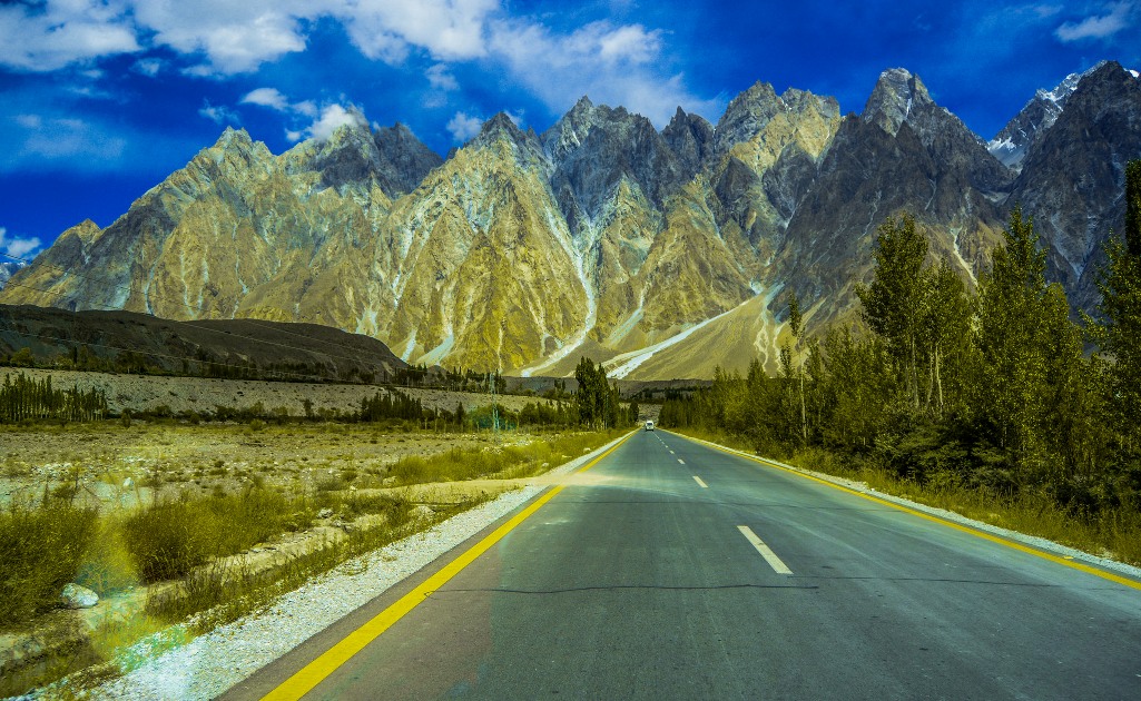 Karakoram Highway ! Highest Paved International Road in the World