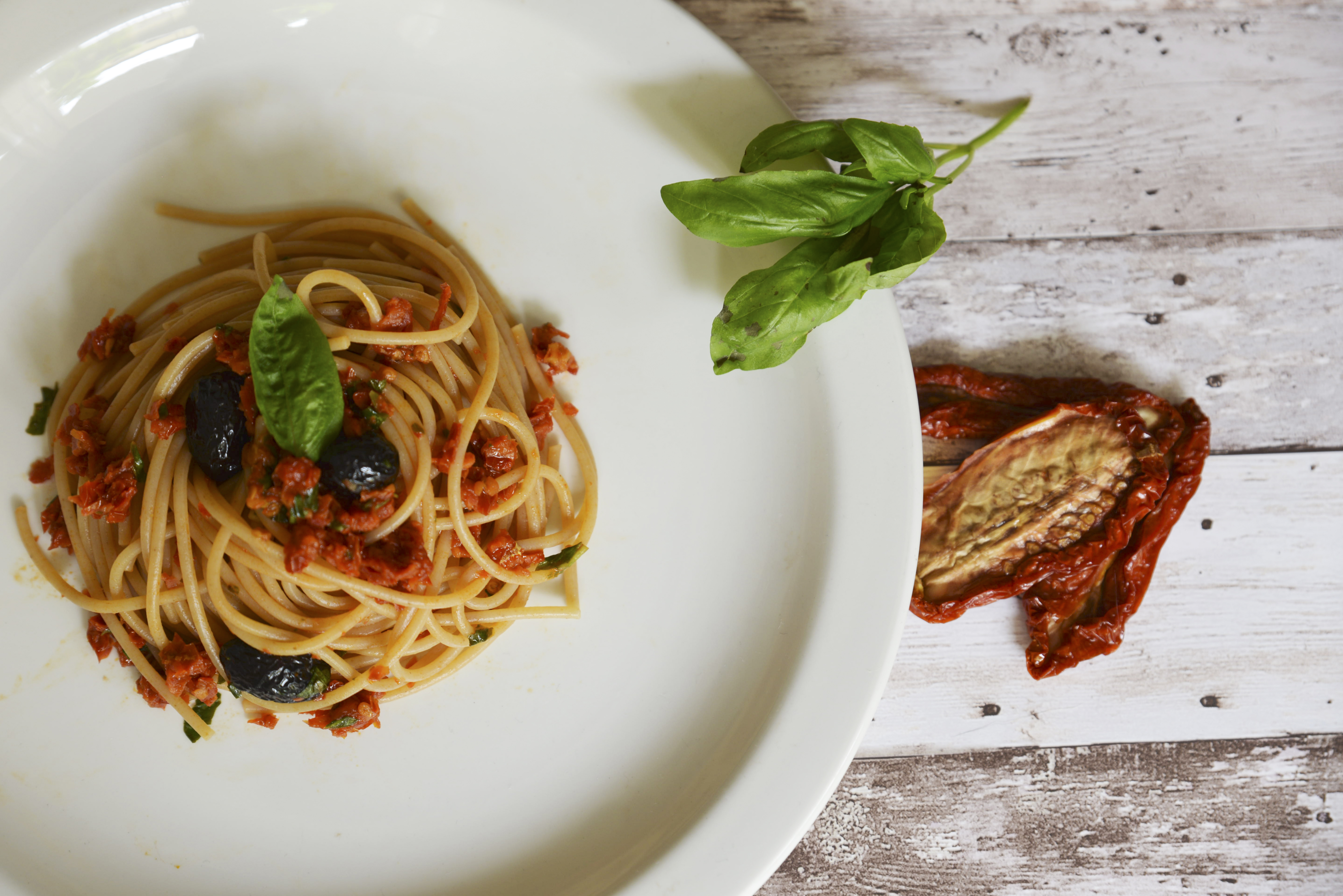 Spaghetti Ricotta Pesto E Pomodorini