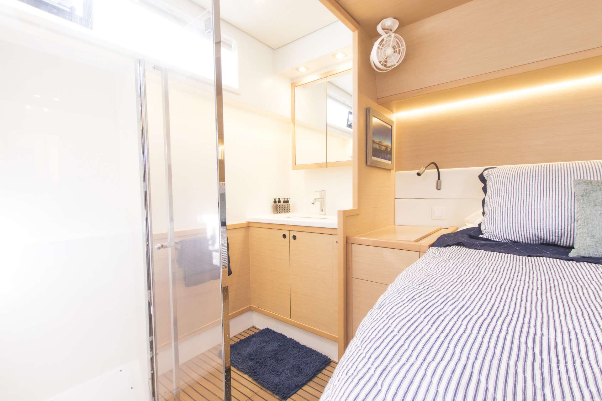 Charter Yacht OCELOT 52.00 ft Lagoon CharterLux™