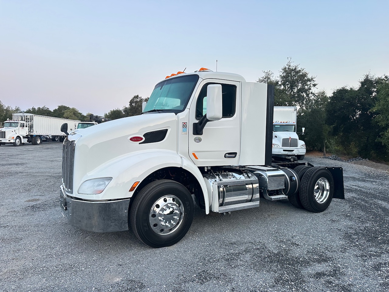 2017 Landoll 930D Beavertail Trailer For Sale at CharterTrucks