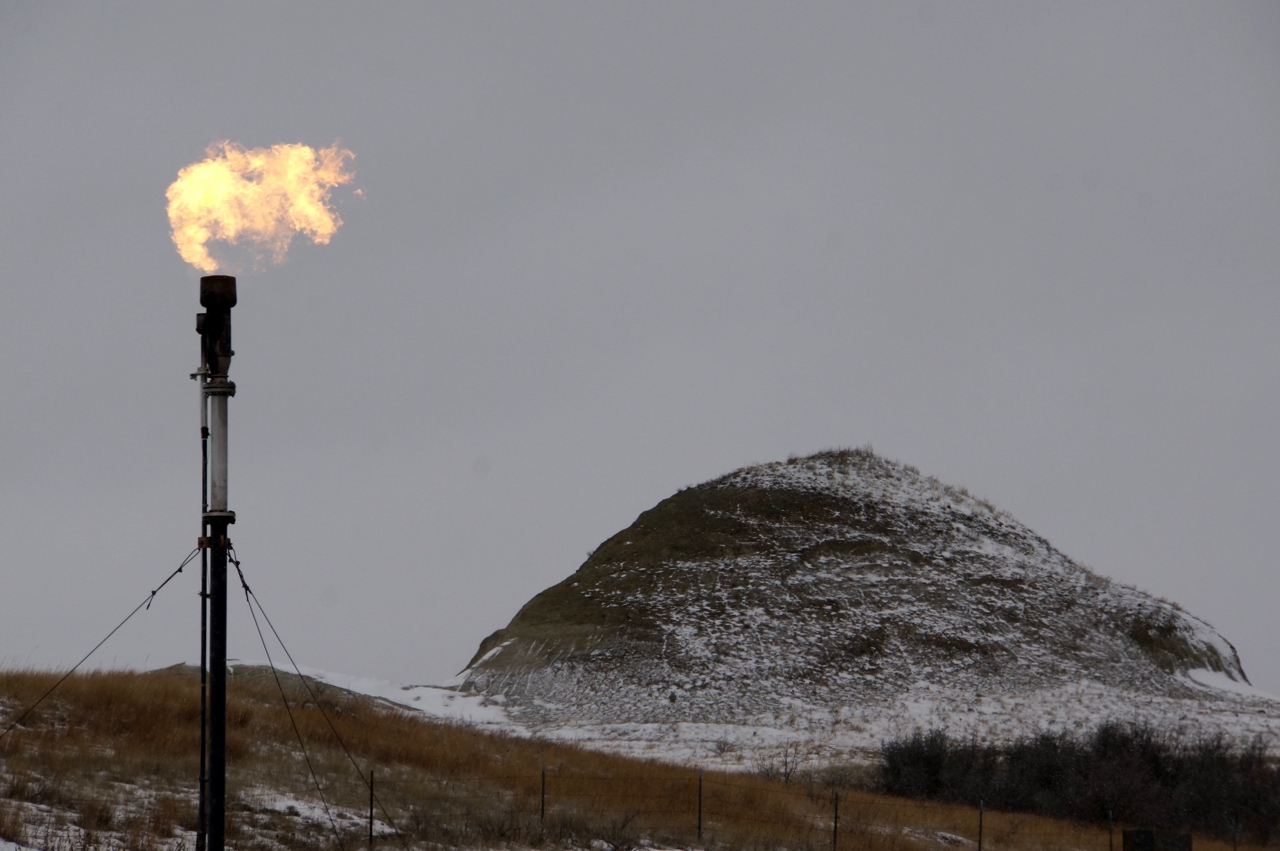 Gas Flare Chasing Cairns