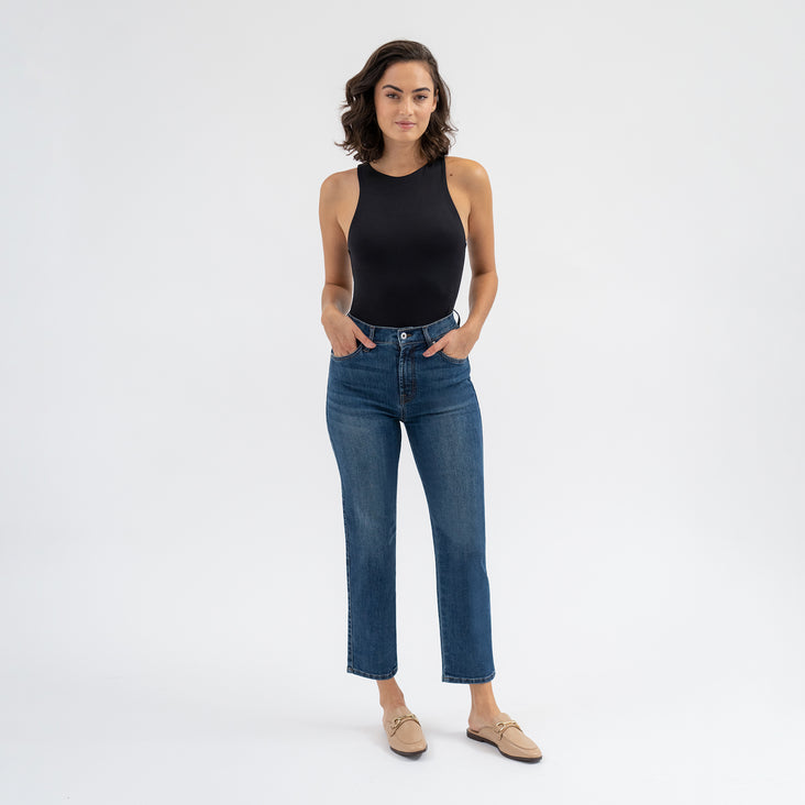 10+ Best Stores To Buy Cheap Jeans That Look High End