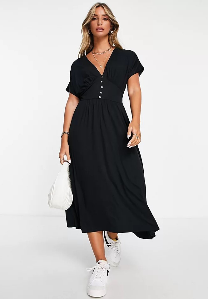 18+ Minimalist & Chic Brands Like Zara For Affordable Shopping