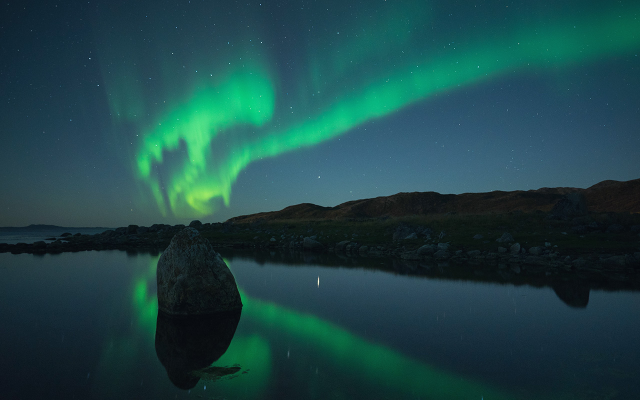 Northern Lights Big Bus Chase Chasing Lights