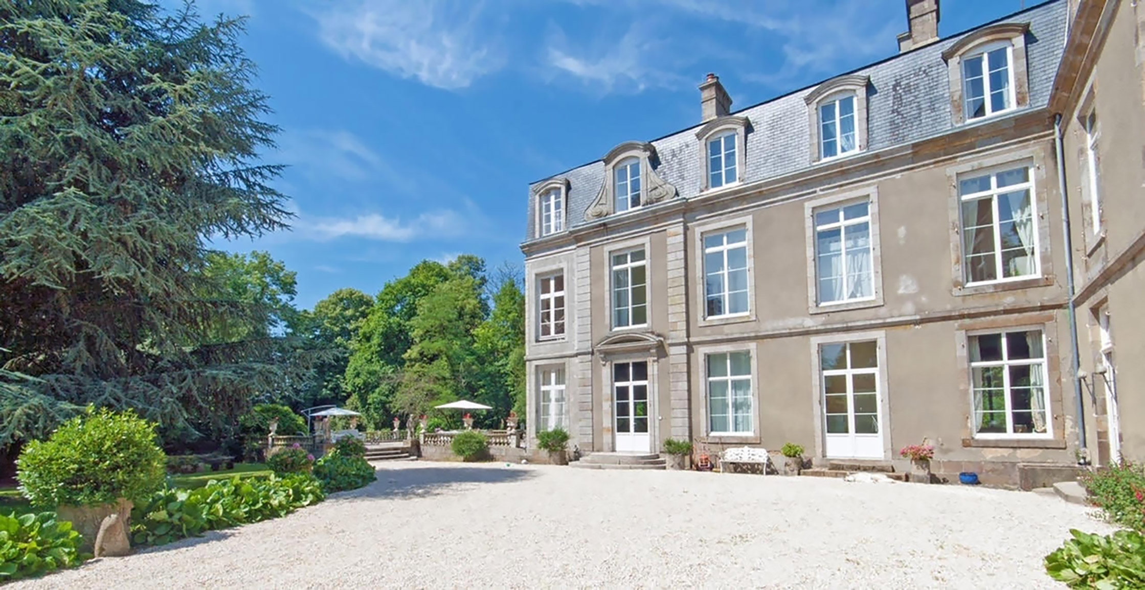 Château du Bailleul Cornwall Philip & Angelina Chateau DIY