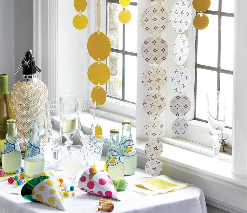 How to make decorative mobiles for your party Chatelaine