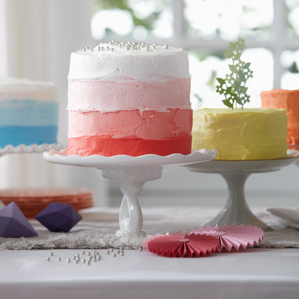 How to frost a cake in pink ombré