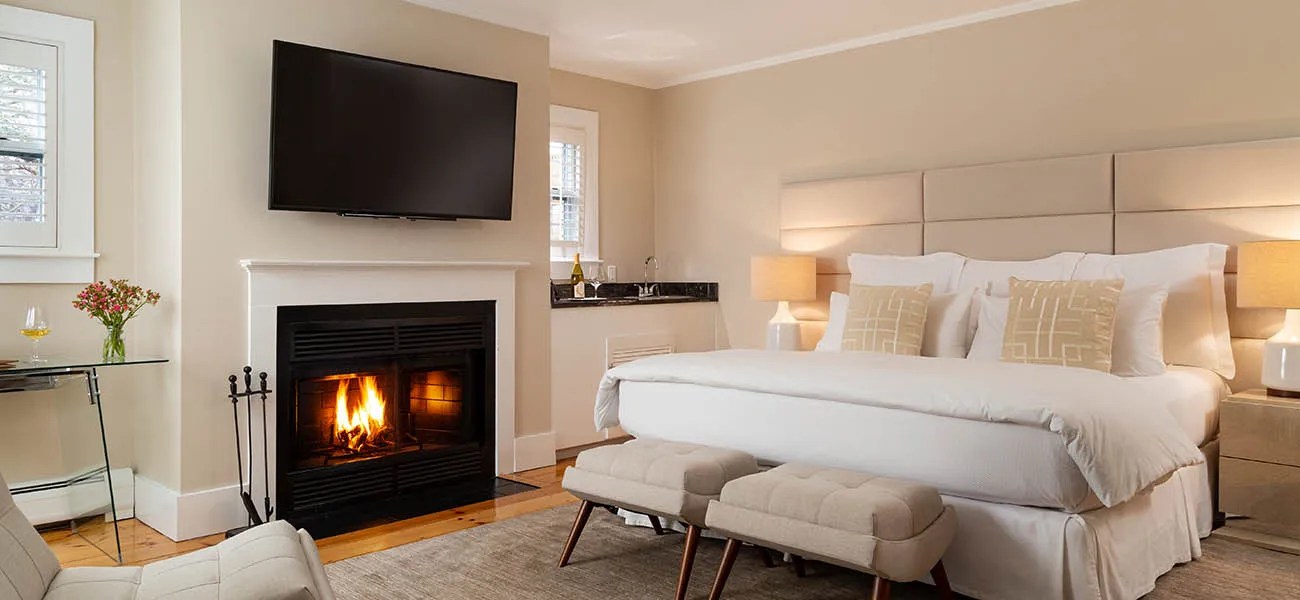 Wine Tasting in Cape Cod AwardWinning Chatham Wine Bar & Restaurant