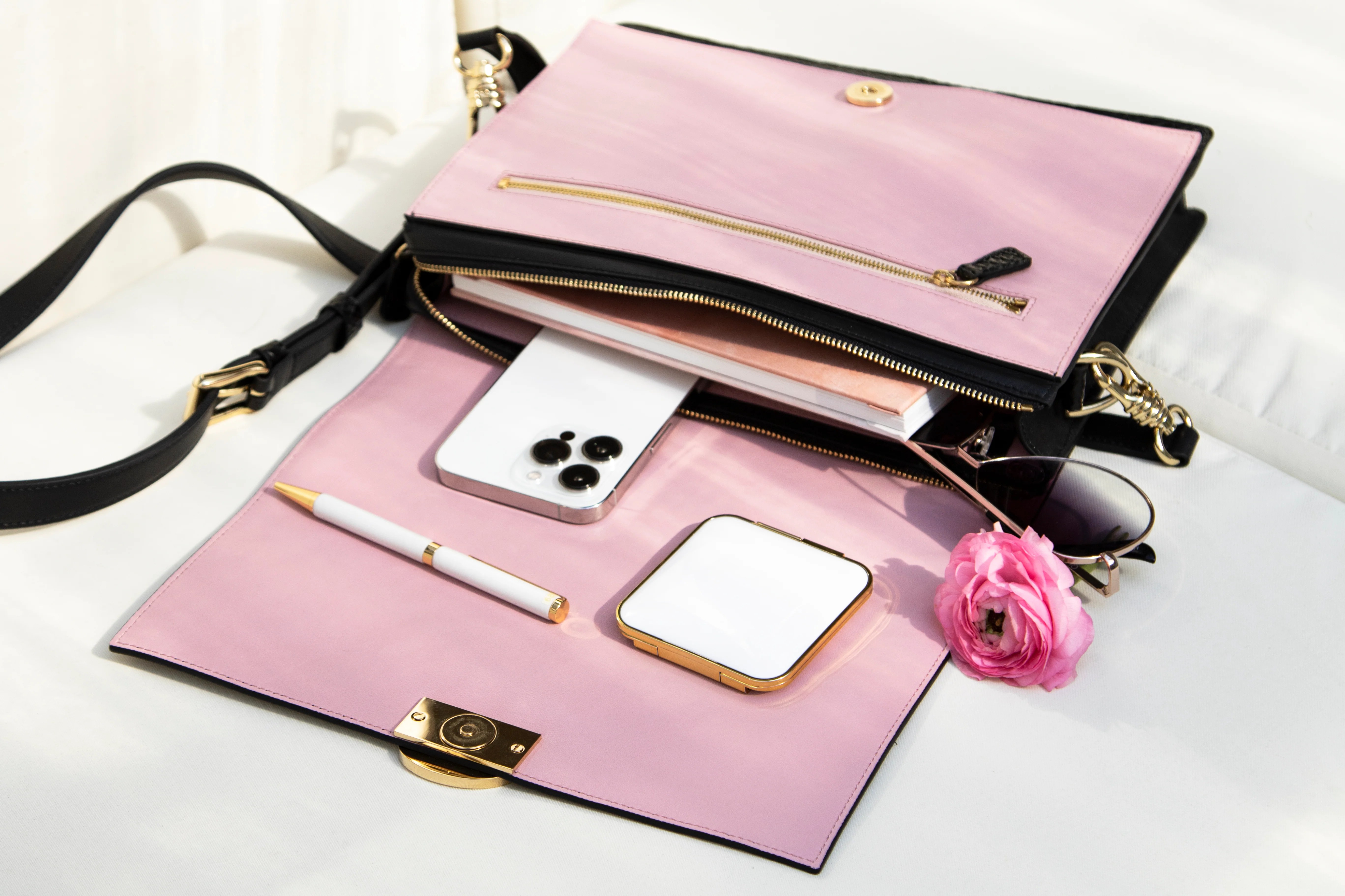 Best Luxury Travel Handbag Chau Sáenz