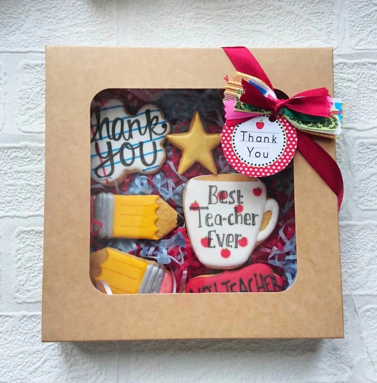 40 Best Teacher Gifts for 2024 (What They Really Want) Chaylor & Mads