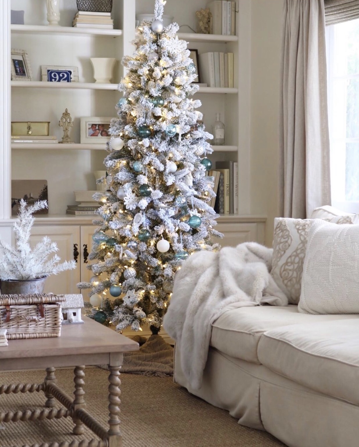 61 Stunning Christmas Tree Decorations Chaylor & Mads