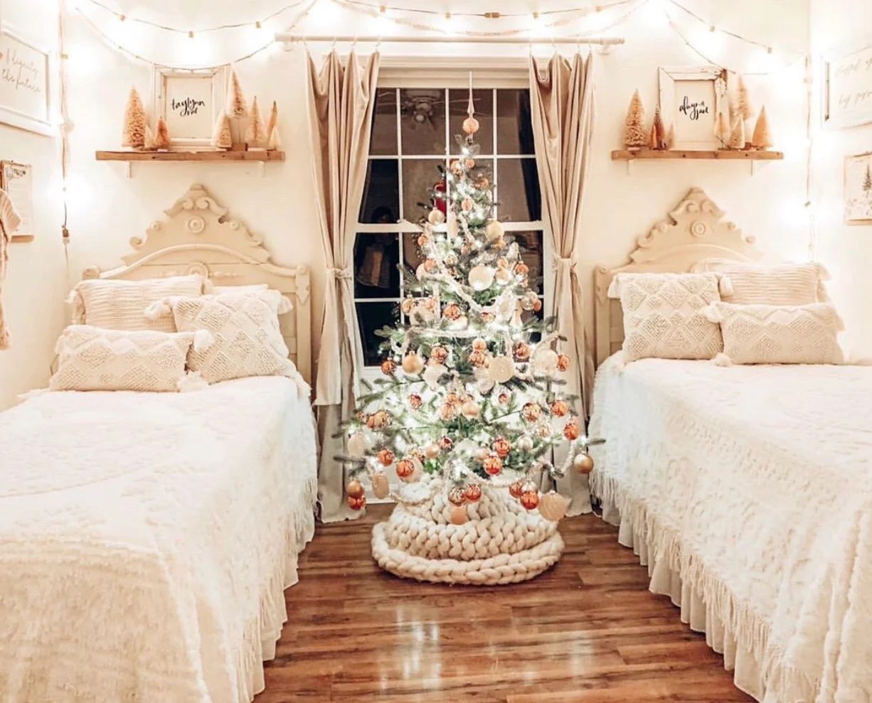 61 Stunning Christmas Tree Decorations Chaylor & Mads