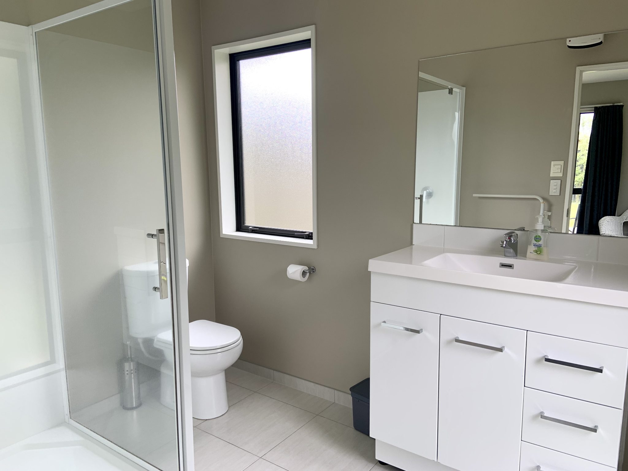 Halswell, 4 bedrooms Christchurch Rentals