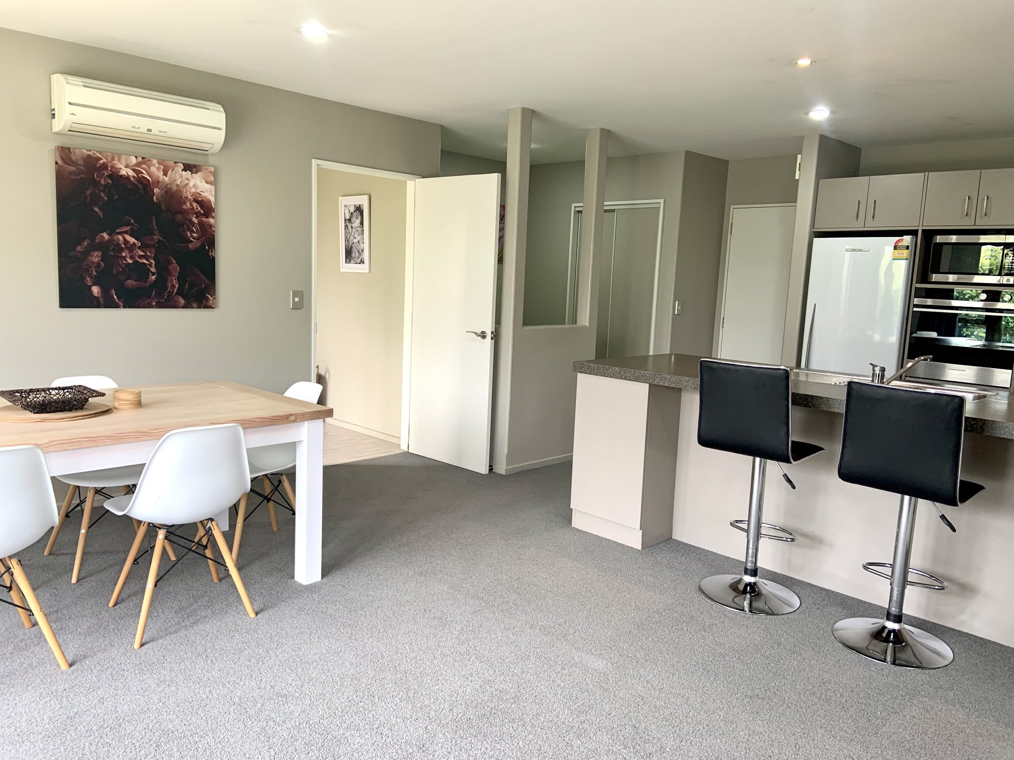 Halswell, 4 bedrooms Christchurch Rentals