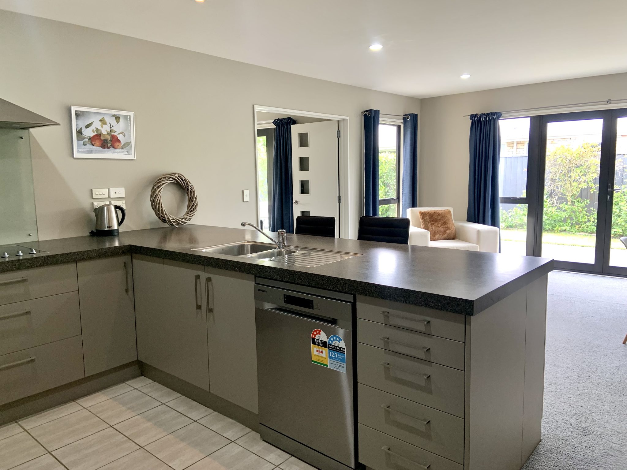 Halswell, 4 bedrooms Christchurch Rentals