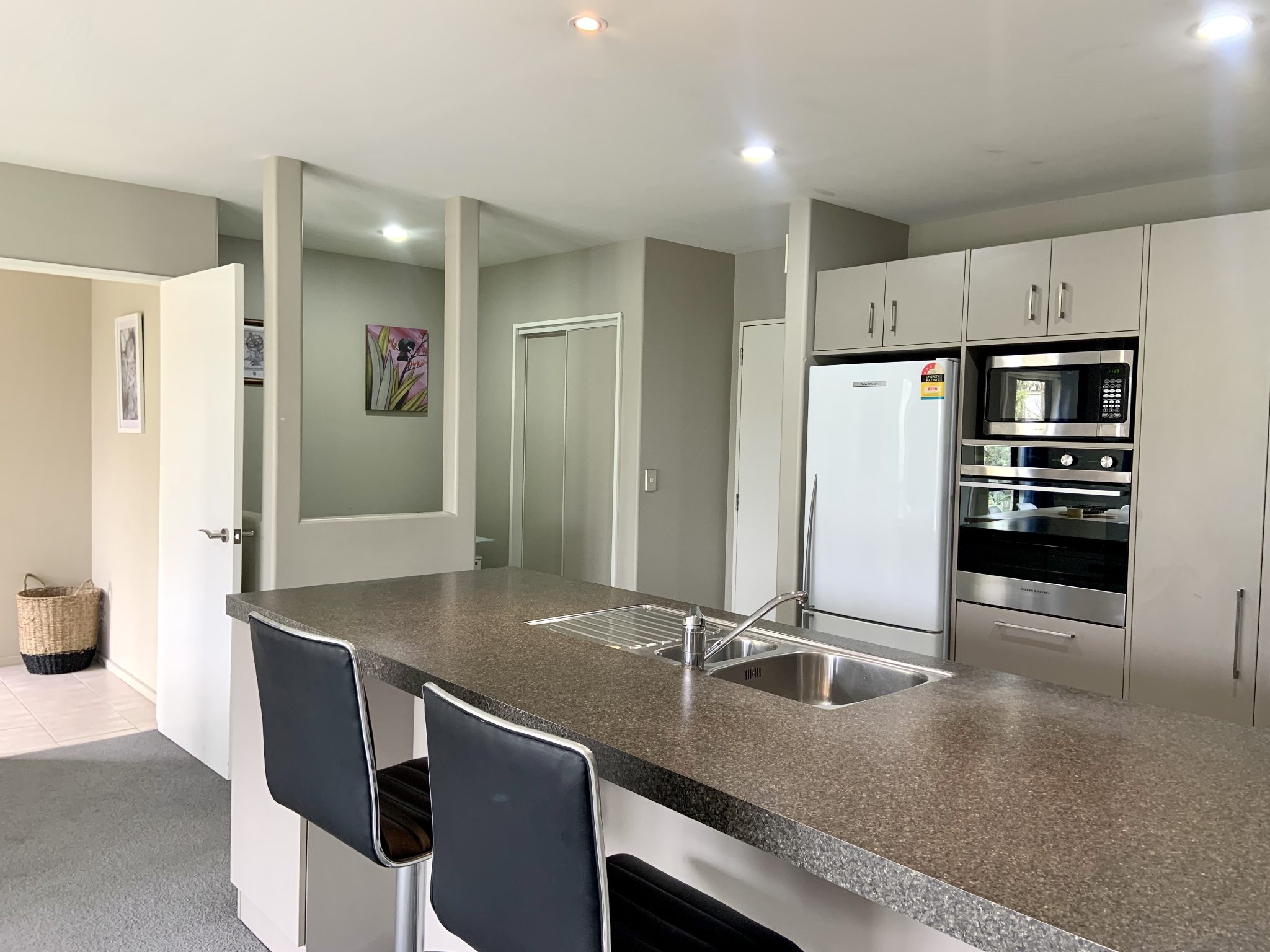 Halswell, 4 bedrooms Christchurch Rentals