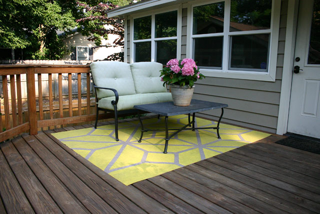 How to Paint an Outdoor Area Rug | Checking In With Chelsea (640 x 427 Pixel)