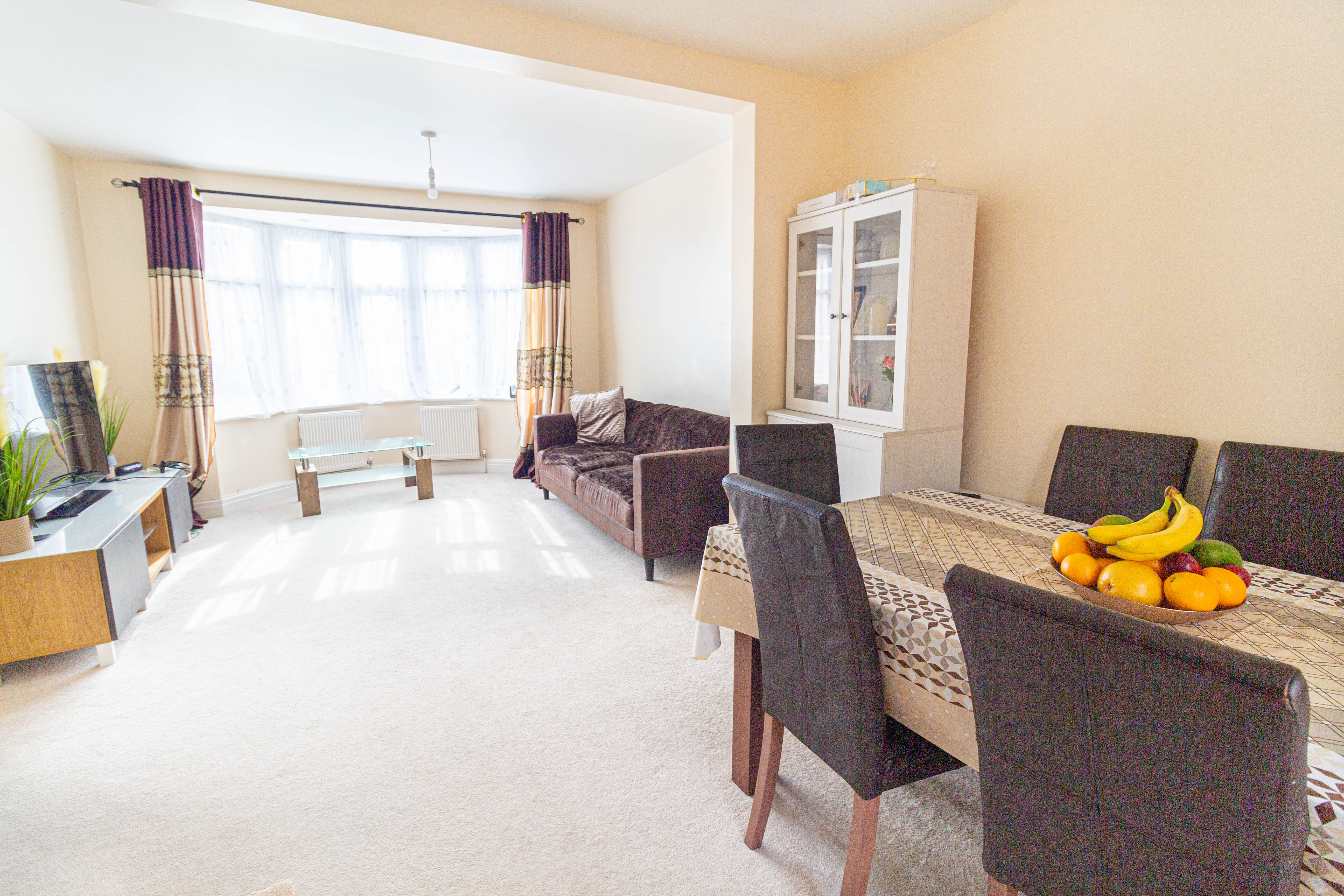 Beautifully presented 3 bedroom house Adderley Road Checkmate Estates