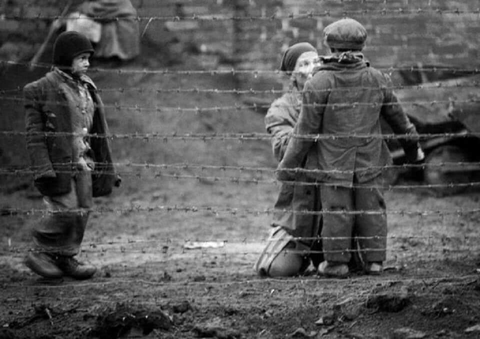 尋找天堂的3個人：集中營被摧毀的前夕┃影評