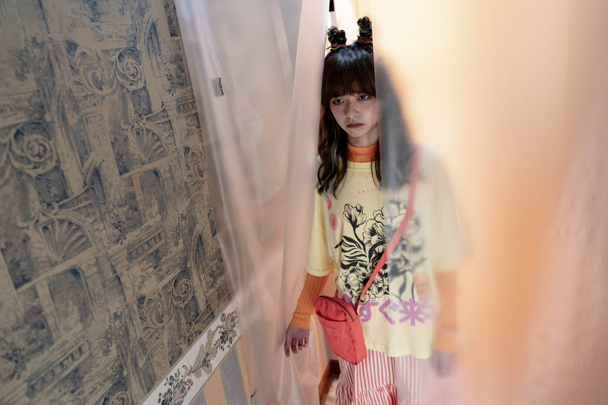 金馬新演員陳姸霏差點被脫到剩內褲？！雄影開幕片《隔離丁尼》主演電影〈我在隔離中〉導演莊翔安邊煞車邊拍！2021高雄電影節專訪