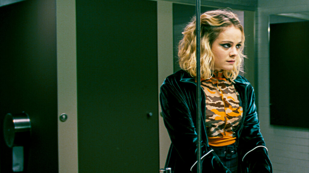 《完美的敵人》影評：燒腦如《佈局》、驚悚如希區考克《驚魂記》