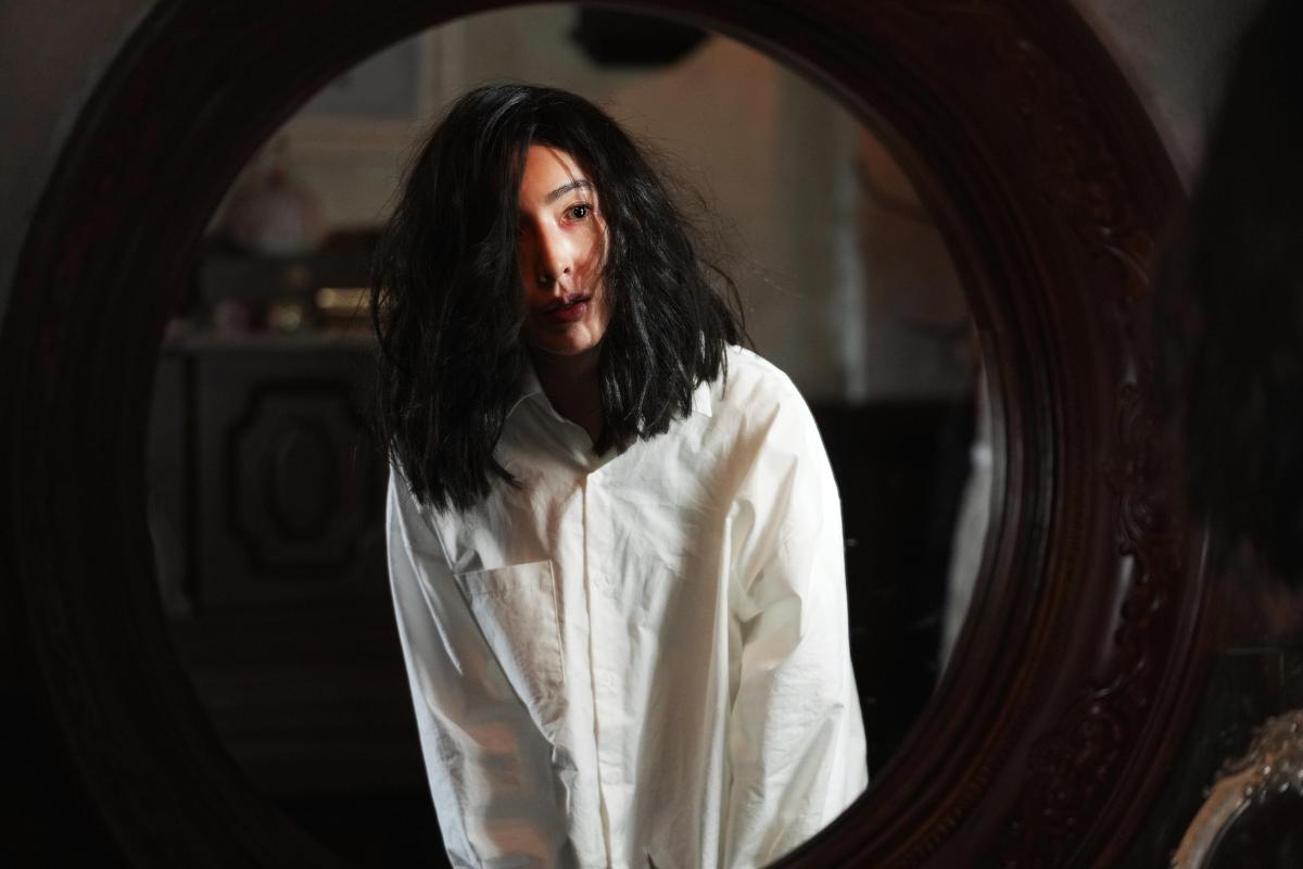 楊謹華演雙胞胎《民雄鬼屋》遇厲鬼、踏出台灣陰宅電影宇宙第一部｜影評