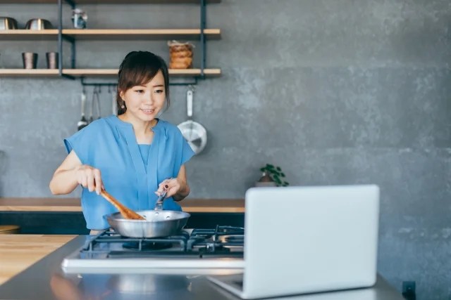 女性起業成功たった1つのヒント。不器用でも未完成でもいい。今の私にできることで、プロとして。 Cheerful pro