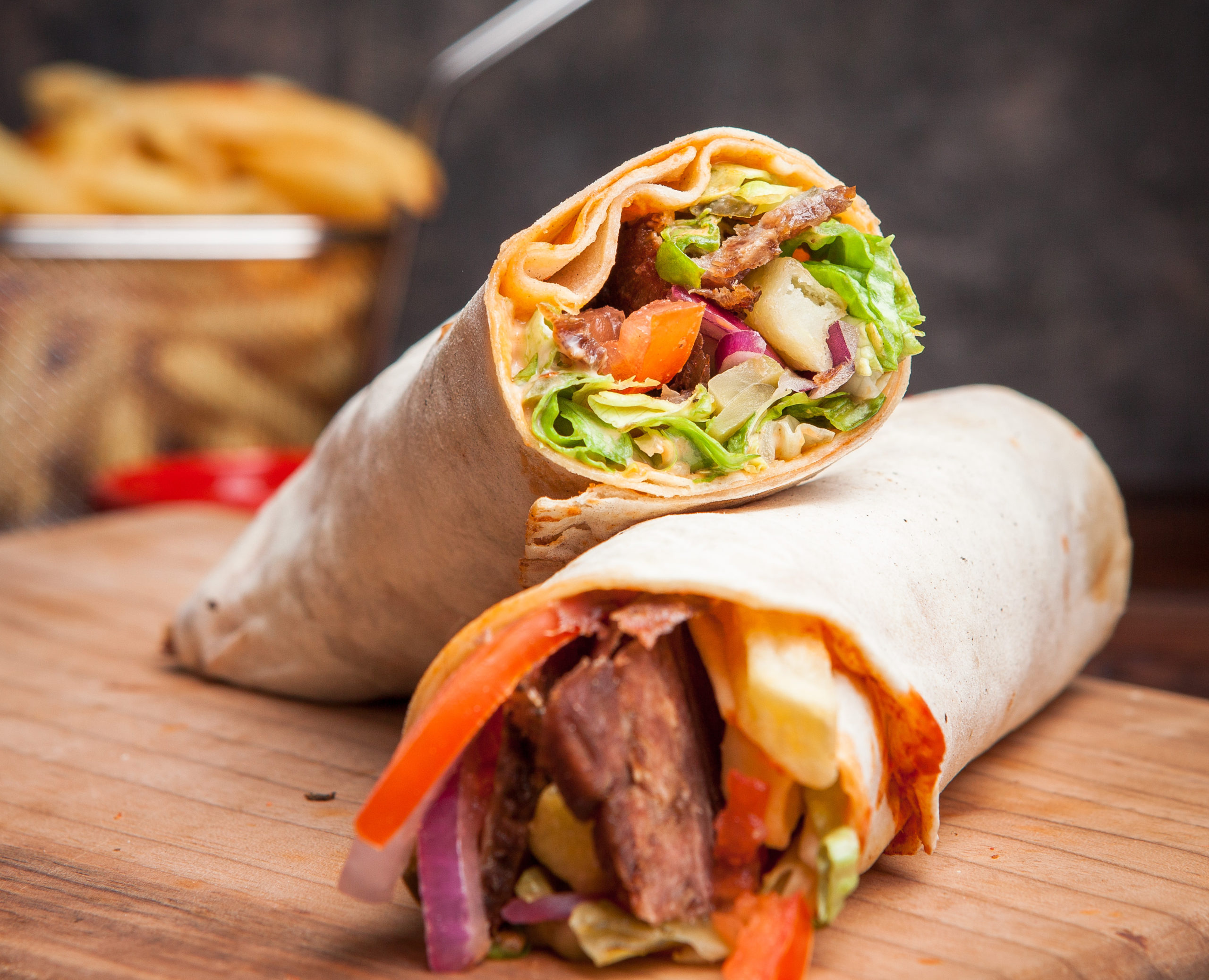 Rollito Wrap Mixto con Salsa de Yogur (Shawarma)