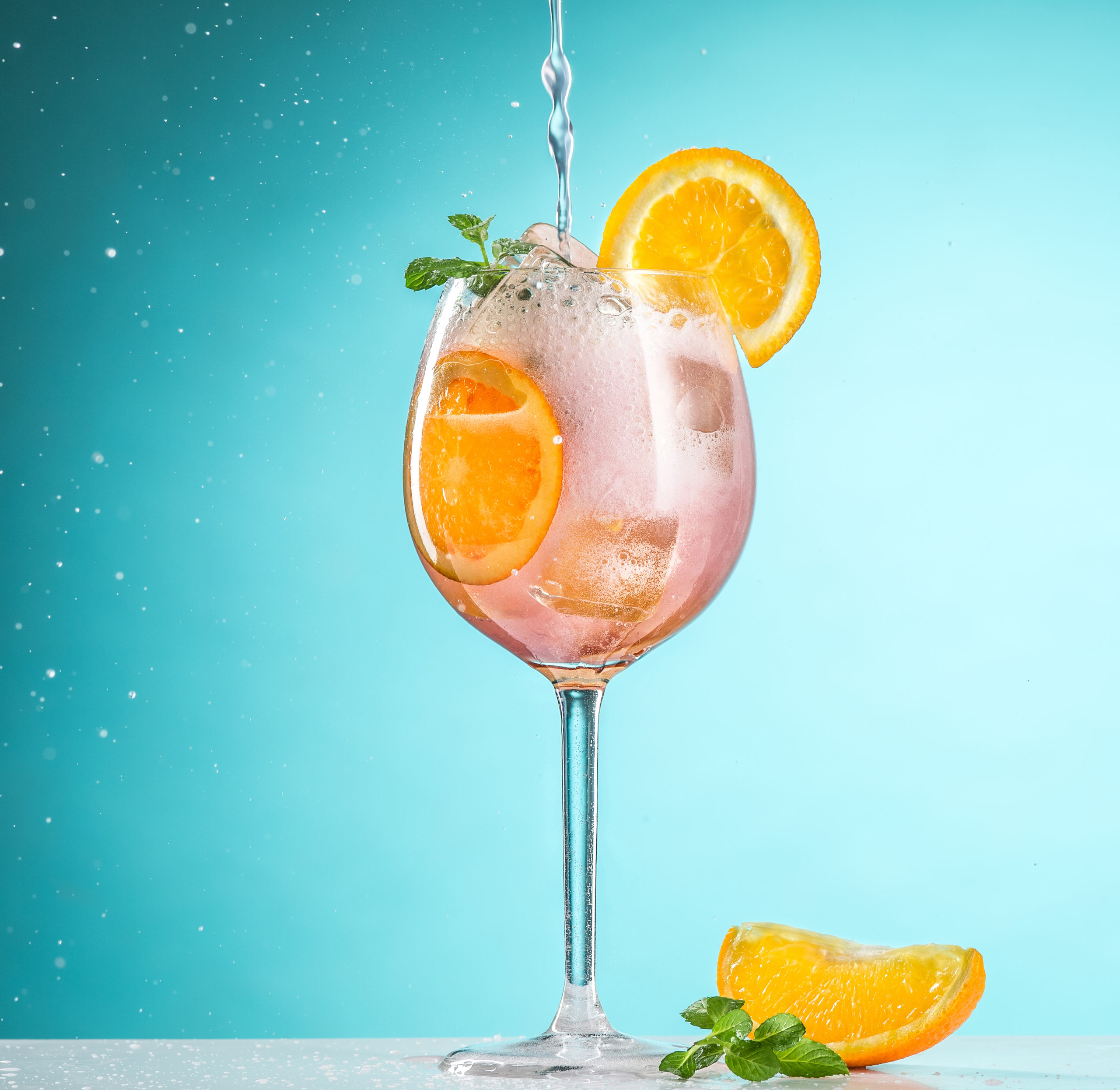 Coctel de Pomelo Rosa, Romero y LimaLimón Spritzer