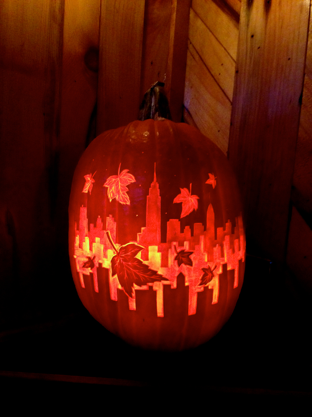 CARVING THE PERFECT PUMPKIN Robert Irvine