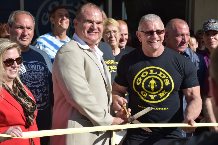 Robert Hosts Gold's Gym Largo Grand Opening Robert Irvine