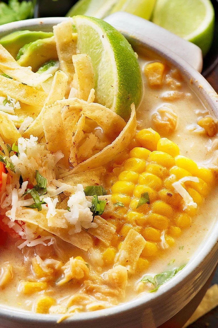 BEST WHITE CHILI CHICKEN CROCK POT ( VIDEO) Chefjar