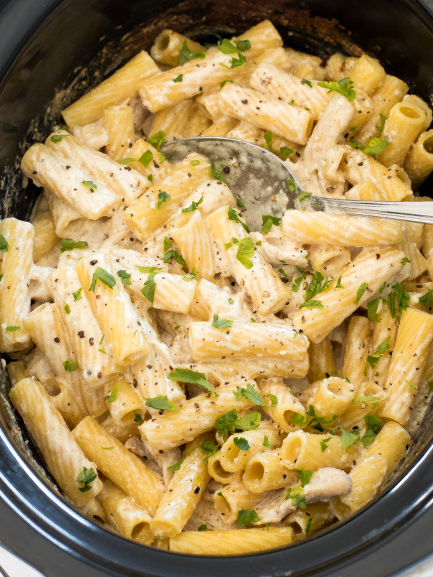 Slow Cooker Alfredo from Scratch Chef Savvy