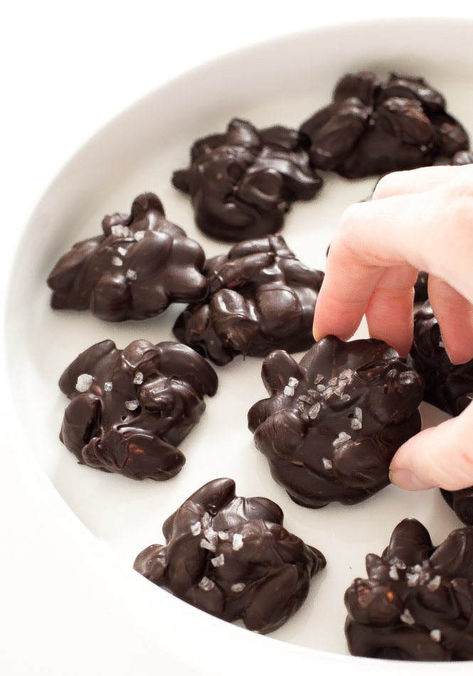 Quick & Easy Dark Chocolate Almond Clusters (Ready in 5 minutes!)