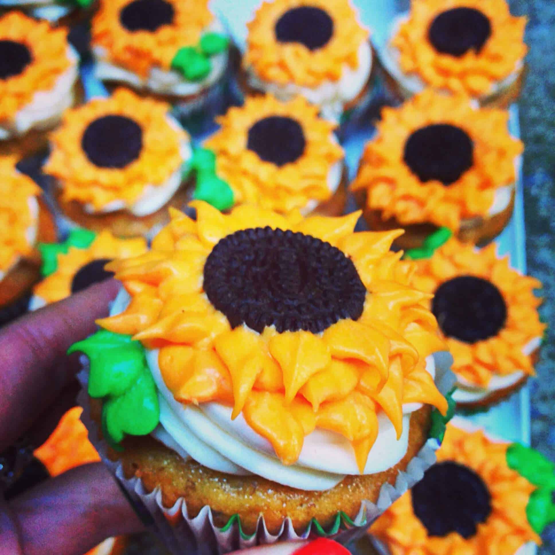 How To Sunflower Cupcakes Chelsweets