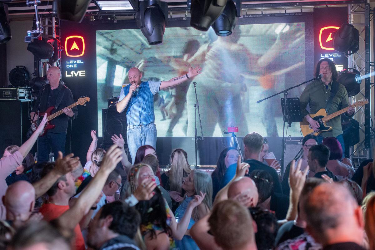 Book Cherrybomb Party Band Direct Here