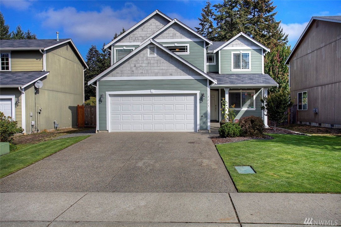 Impeccable Movein Ready Home w/4 Bedrooms, 2.5 Baths, & Pristine