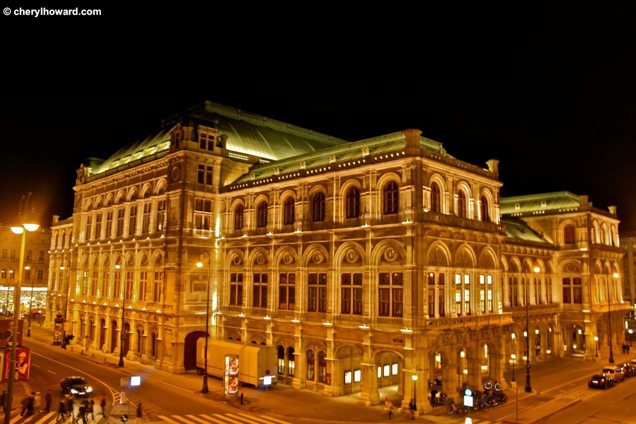 Some Stunning Photos Of Vienna By Night